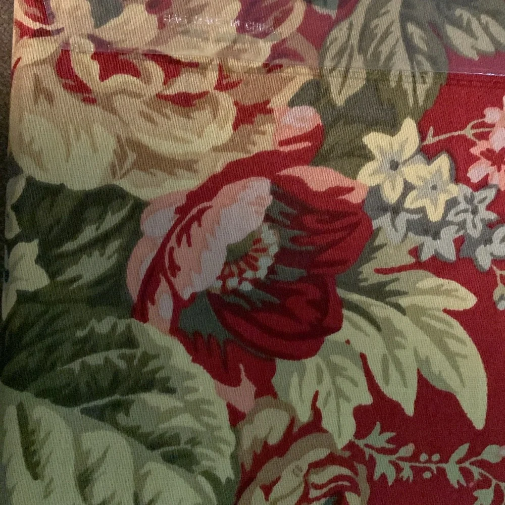 Tablecloth - Picture 2 of 2